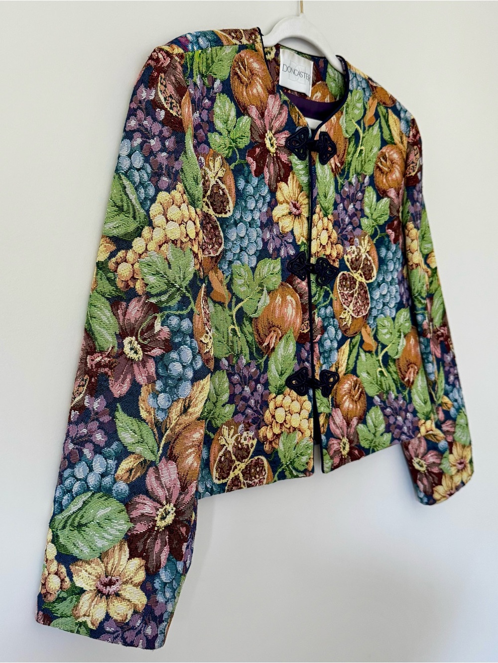 Vintage Doncaster Jacquard Tapestry Fruit Embroidered Cropped Blazer Jacket – 12 - Picture 2 of 8